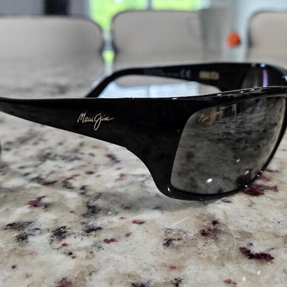 Maui Jim - PEAHI !!!  FLAWLESS AND IN MINT CONDITION !!! - Picture 3 of 7
